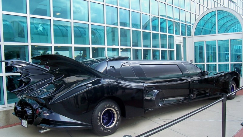 Limousines in London – Pink Hummer H3 Limo