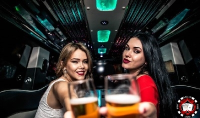 Hiring a Limo for a Birthday Party: 5 Things to Consider
